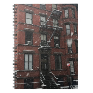 Cuaderno Nieve en la parte superior oeste de Brownstone Fir