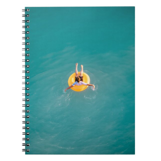 Cuaderno Niño sentado en la boya (Frente)