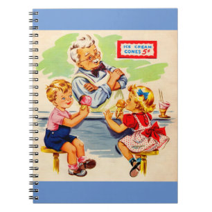 Cuaderno niños adorables en la fuente de refrescos