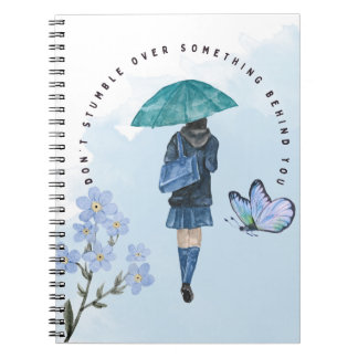 Cuaderno No te tropiezes por algo detrás de ti