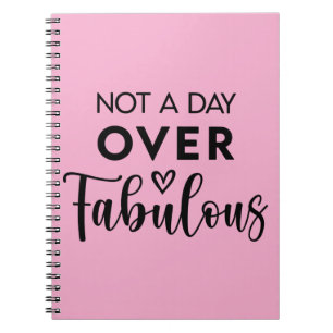 Cuaderno No un día más que fabuloso – divertido dicho de cu