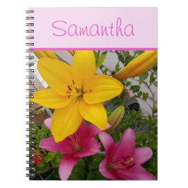 Cuaderno Nombre de Chicas de flores de lirio rosa y amarill