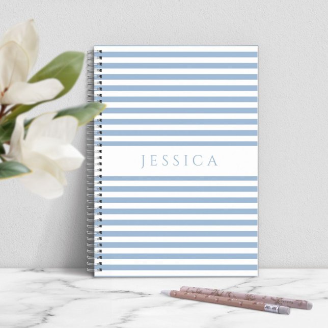 Cuaderno Nombre De Patrón De Rayas Azul Y Blanco Moderno (Personalized Modern Blue Stripes Notebook)
