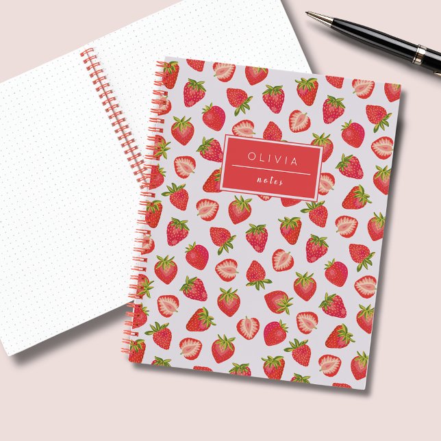 Cuaderno Nombre del patrón de fresa de verano personalizado (Strawberry patten notebook with personalized name or text of your choice.)
