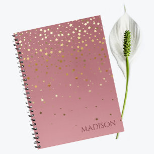 Cuaderno Nombre Estrellas Purpurinas de Marsala rosada pers