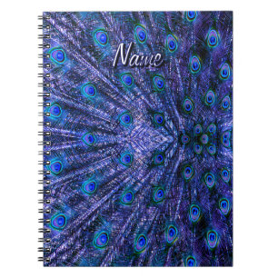 Cuaderno Nombre personalizado de las plumas de pavo real pú