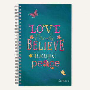 Cuaderno Nombre rosa de las mariposas tipográficas de bonit