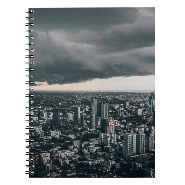 CUADERNO NUBE OSCURA SOBRE EDIFICIOS DE LA CIUDAD (Frente)