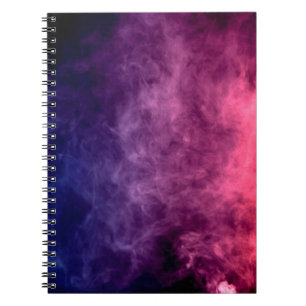 Cuaderno Nubes de humo moradas y azules en la espalda oscur