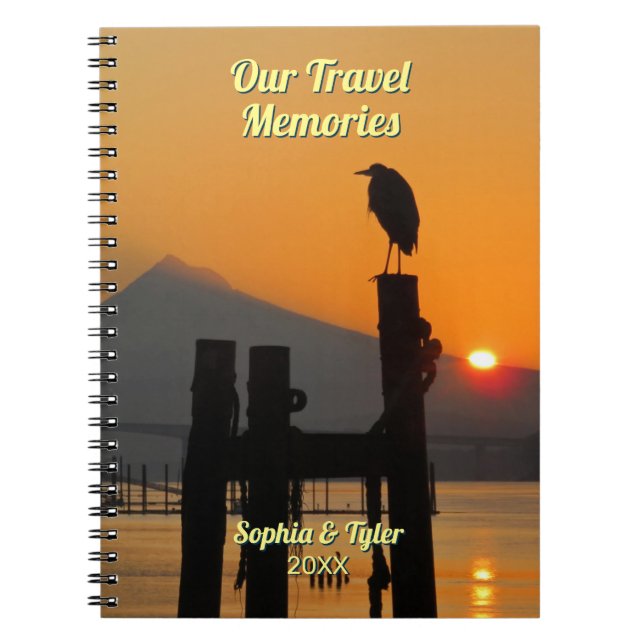 Cuaderno Nuestros Recuerdos de viaje, nombres de viaje y añ (Frente)