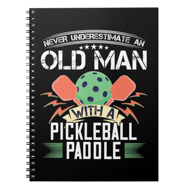 Cuaderno Nunca subestimes a un anciano con almohadilla de p (Frente)