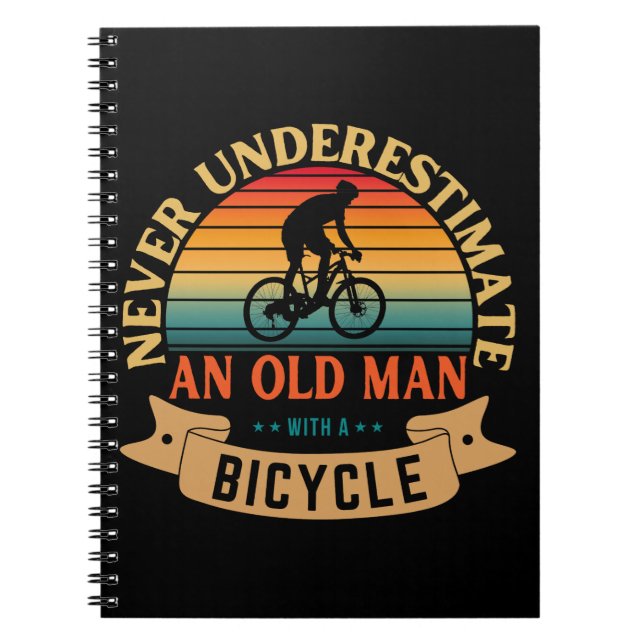 Cuaderno Nunca subestimes a un anciano con una bicicleta (Frente)