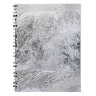 Cuaderno Ola tormentosa rompiendo