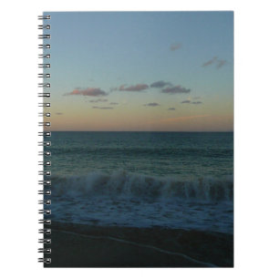 Cuaderno Olas estrelladas en el paisaje de Sunset Beach