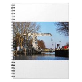 Cuaderno Ophaalbrug over gracht in Nederland.