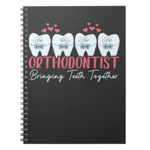 Cuaderno Ortodoncista juntando dientes