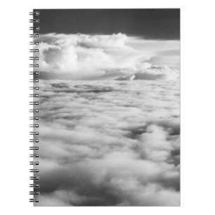 Cuaderno Paisaje de nubes inquietante al amanecer. 2