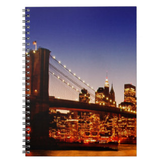 Cuaderno Paisaje urbano de Nueva York con el puente sobre