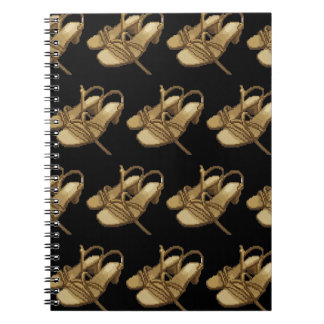Cuaderno Par de tacones dorados pixelados