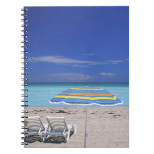 Cuaderno Paraguas y dos sillones en la playa, Miami
