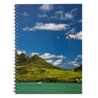 Cuaderno Parasailing a la vista de impresionante León