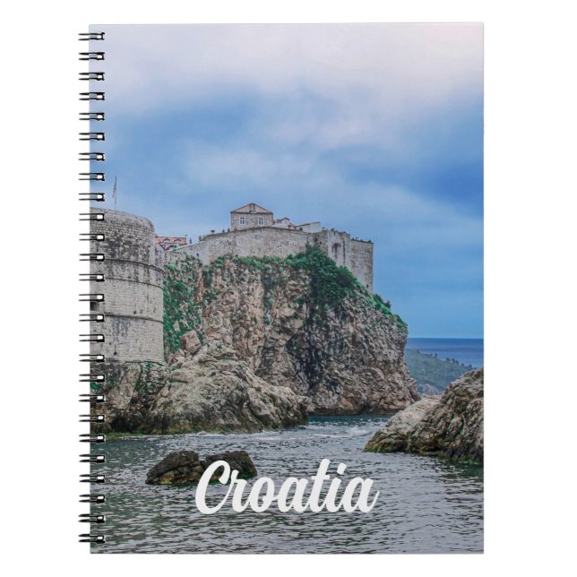 Cuaderno Paredes de fortaleza, costa rocosa y mar en Croaci (Frente)