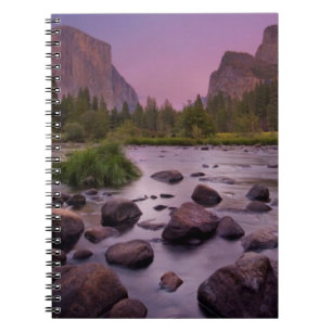 Cuaderno Parque nacional de Yosemite en la oscuridad
