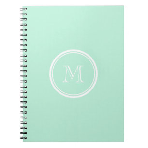 Cuaderno Parte alta ligera de la verde menta coloreada