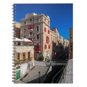 Cuaderno Pasarela, calle estrecha con escaleras en La Valet