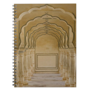 Cuaderno Pasillo abovedado con columnas dentro del Palacio