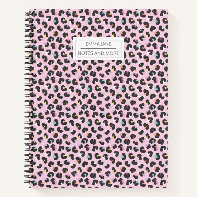 Cuaderno Pastel con manchas de leopardo negro en rosa claro (Anverso)