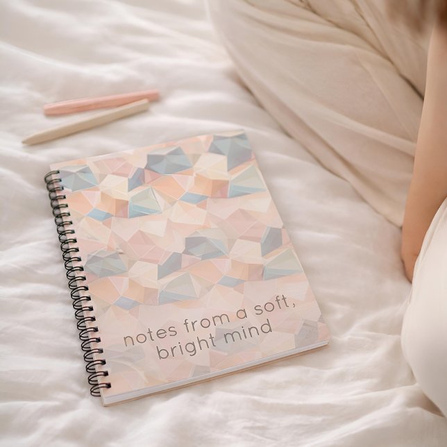 Cuaderno Pastel Geométrico Pop | Espectro Suave Personaliza (Lifestyle Shot)