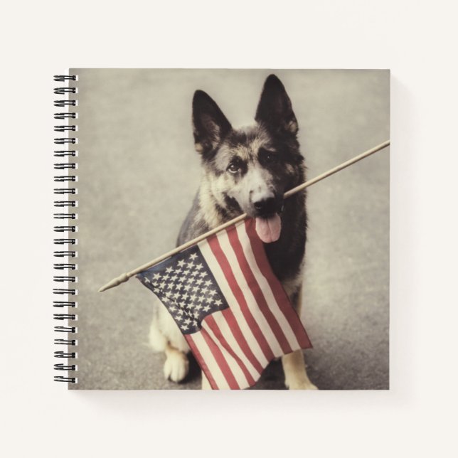 Cuaderno Pastor Alemán Con Bandera Estadounidense (Anverso)