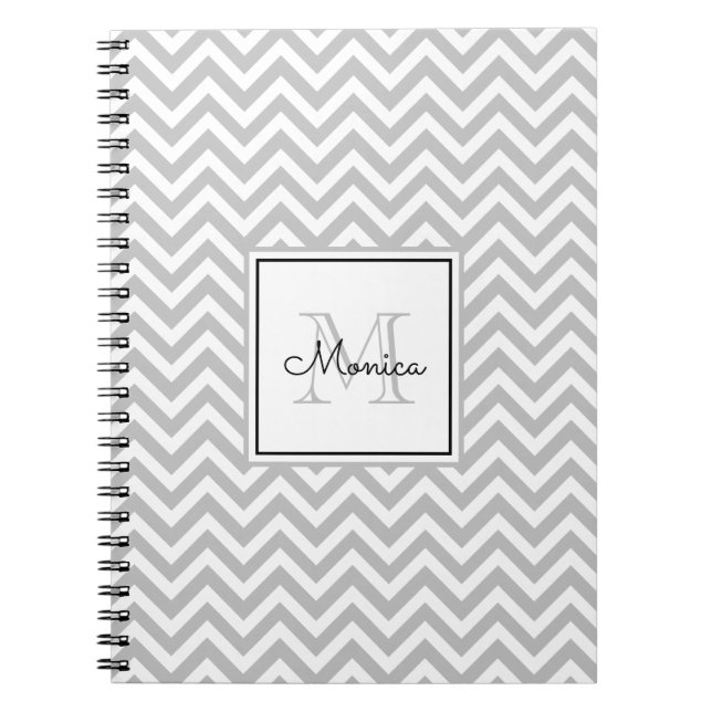 Cuaderno Patrón Chevron gris claro con portátil monograma (Frente)