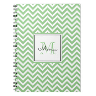 Cuaderno Patrón de Chevron verde sabio moderno con monogram