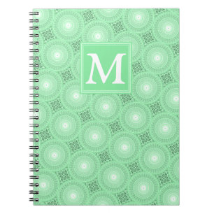 Cuaderno Patrón de círculos verdes de primavera monograma