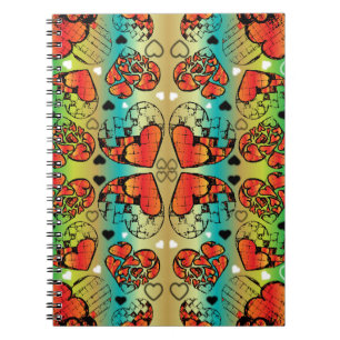 Cuaderno Patrón de corazones románticos rojos y verdes