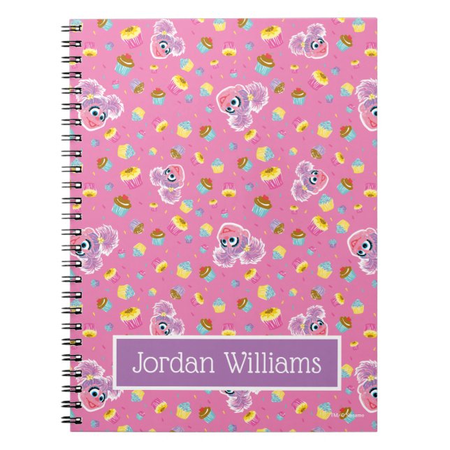 Cuaderno Patrón de Cumpleaños de Tarta de Abby Cadabby (Frente)