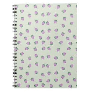 Cuaderno Patrón de Fresa Morada sobre Fondo Verde