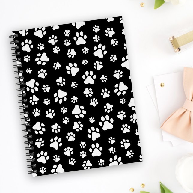 Cuaderno Patrón de hojas, pinturas, negro y blanco (Subido por el creador)