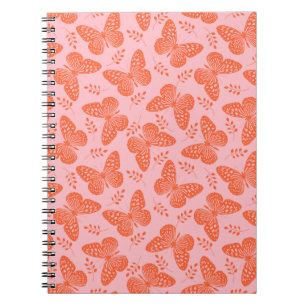 Cuaderno Patrón de mariposa naranja sobre fondo rosa
