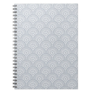 Cuaderno Patrón de ondas de mandala azul sobre fondo blanco