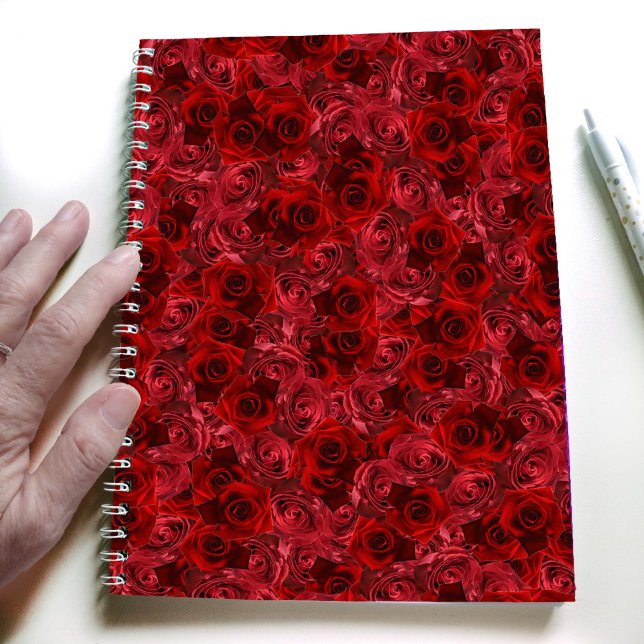 Cuaderno Patrón de rosas rojas moderno gobernada por una un (Subido por el creador)