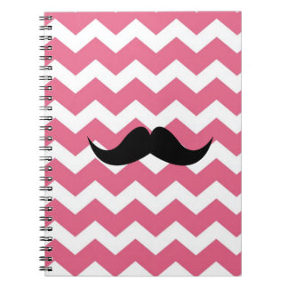 Cuaderno Patrón en zig-zag de chevron rosa bigote negro chi