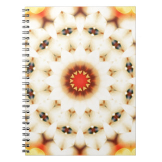 Cuaderno Patrón floral crema suave y soñado