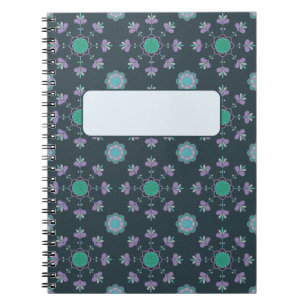 Cuaderno patrón floral de flores moradas y verdes