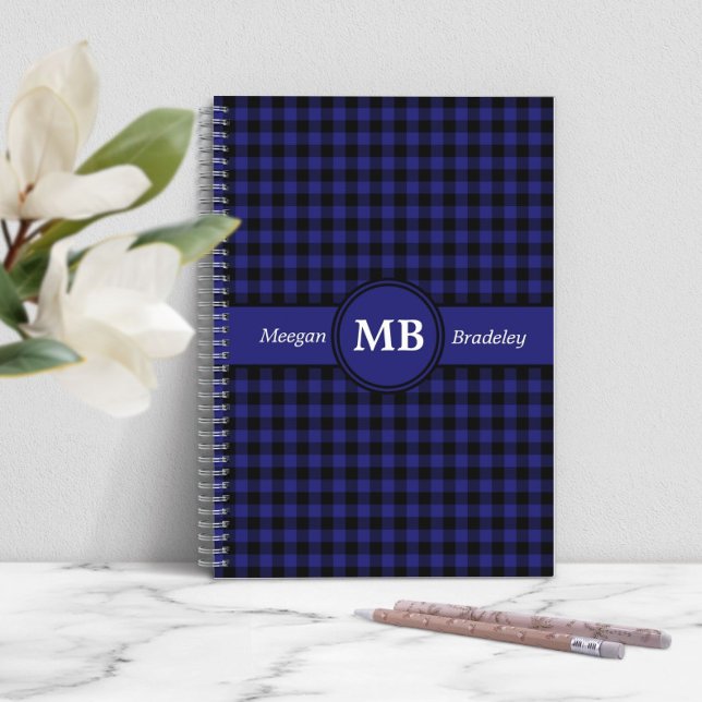 Cuaderno Patrón moderno monograma azul plano (Modern Blue Plaid Monogram Notebook)