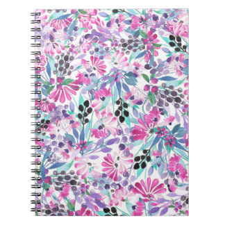 Cuaderno Patrón sin foco de flores y bayas púrpura, blu