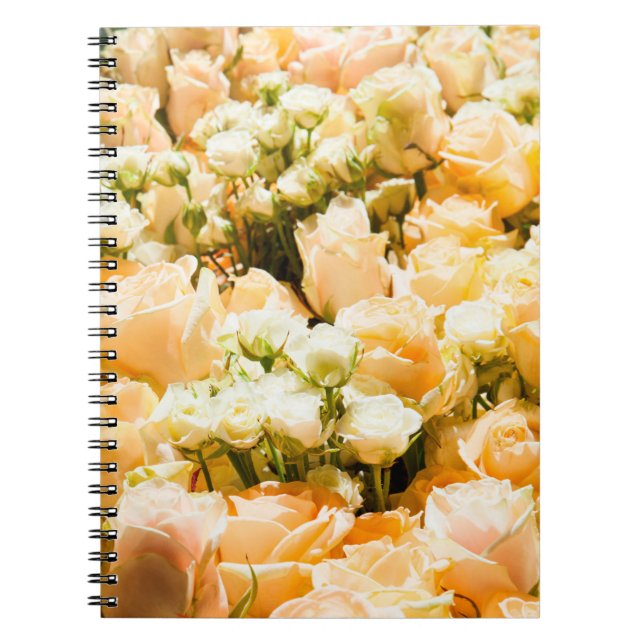 Cuaderno Patrón vertical de rosas blancas. aniversario, esp (Frente)