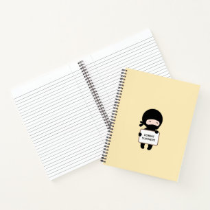 Cuaderno Pequeño Y Pequeño Rótulo Que Contiene Ninja Sobre 